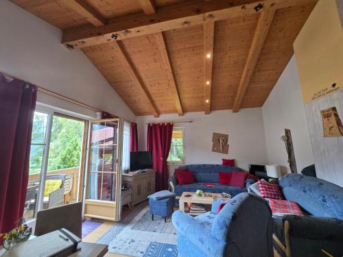 EINZIGARTIG, BERGBLICK, unverbaut, Balkon, Wohnzimmer, 2 Schlafzimmer, ruhig