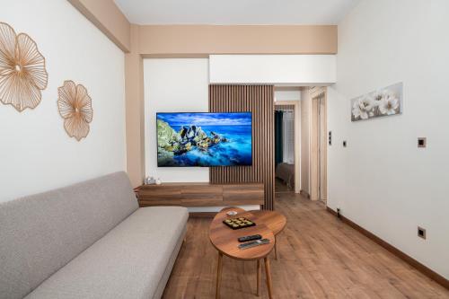 Modern Kallithea Apartment - Metro, WiFi & AC