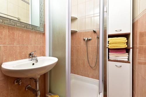 Rooms Nada 2452