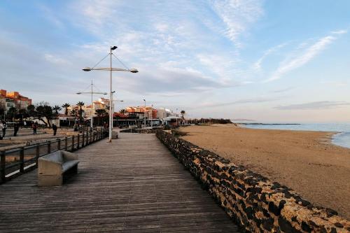 Attractive T2 bis through ideally located