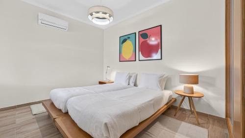 Modern 2BR with Balcony in Portimão by LovelyStay