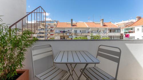 Modern 2BR with Balcony in Portimão by LovelyStay