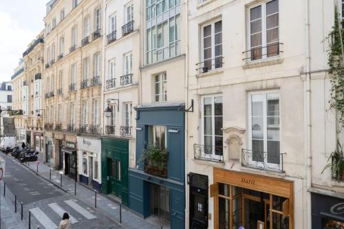 Pick a Flat's AC Apartment in Le Marais - Rue des Gravilliers