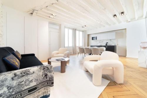 Pick a Flat's AC Apartment in Le Marais - Rue des Gravilliers