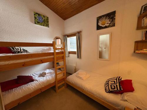 Ski-in Ski-out Apartment in Meribel Mottaret, Trois Vallees