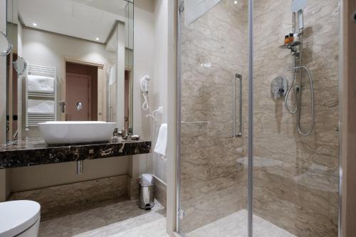 Ένα μπάνιο στο Apart Hotel Torino
