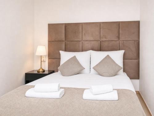 Comfy 2BR Apt Near U6 Station -Long Term Stay