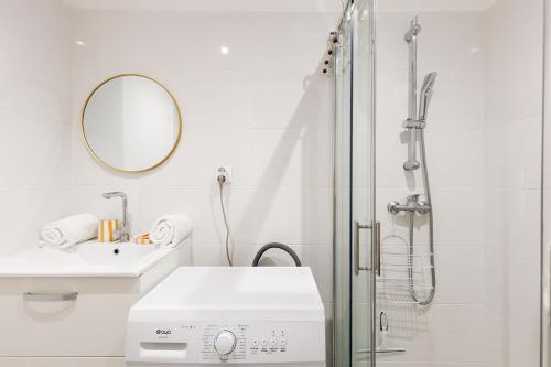 Upstays Studio 28m2 Balcony AC