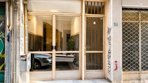 45sqm , Center , 20m Tsimiski Str , 65'' tv , Netfix , Optical Fiber - Opposite HELEXPO