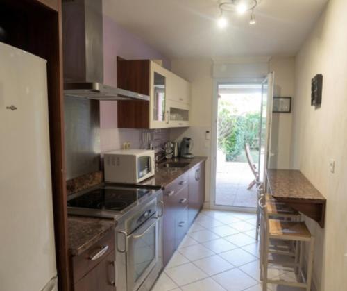 Apartment with pool and garden in Saint Aygulf