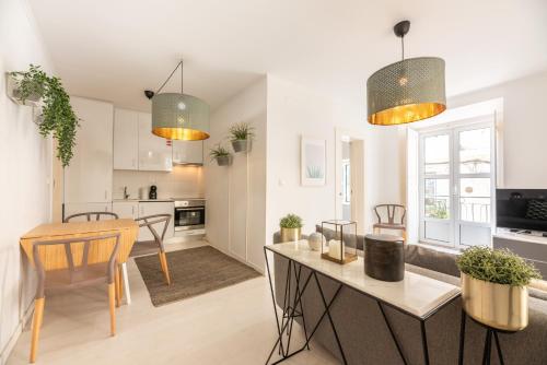 Bica lisbon sunshine central bright and cozy apt