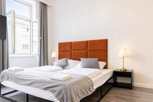 Modern & Cozy 1BR Apt for long Stay with TV & WiFi