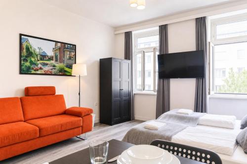 Modern & Cozy 1BR Apt for long Stay with TV & WiFi