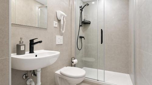 Charming 2BR Apartment 11-Min to Meidling Station