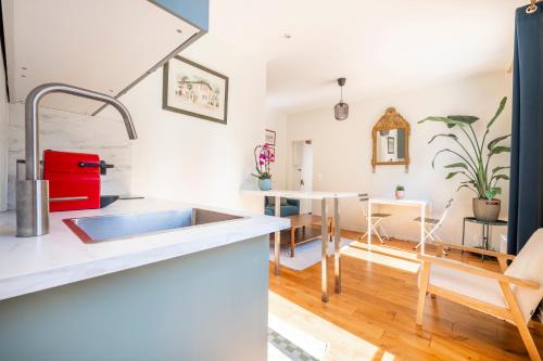 Eiffel Tower family apartment