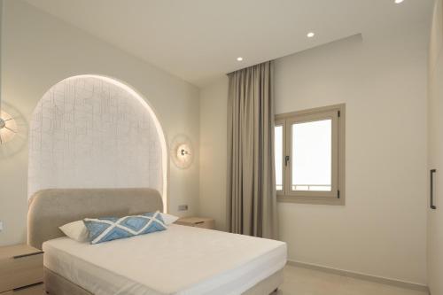 Infinity Suites, By Hellocrete