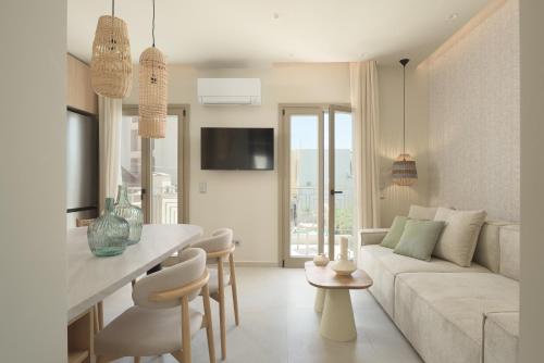 Infinity Suites, By Hellocrete
