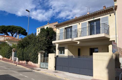 Apartment in Cannes 4br 8p AC Free parking 12 mns walk to Palais