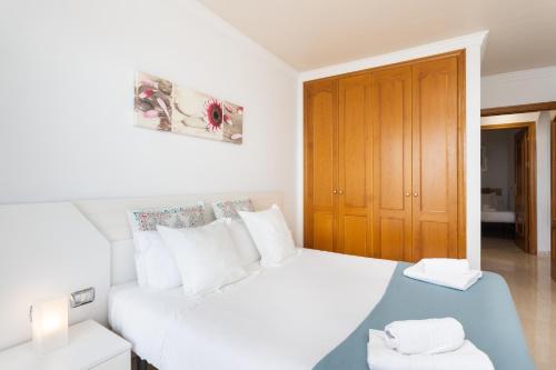 Apartamento con piscina climatizada y vistas