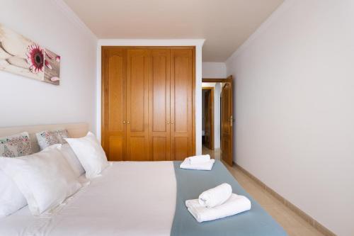 Apartamento con piscina climatizada y vistas