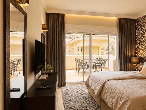 Aloha Hill Club Premium Apartment in Marbella - Pools, Restaurant, Gym, Wlan, Garage