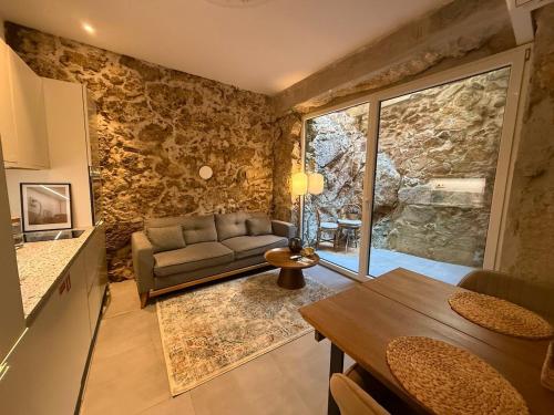 Enguia D'Ouro House