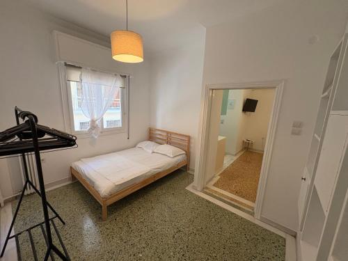 Cosy House in Koukaki Prime Location