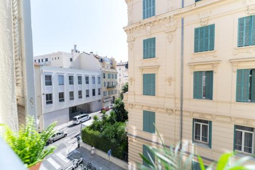 Downtown duplex, Clim, 15 min walk to the sea