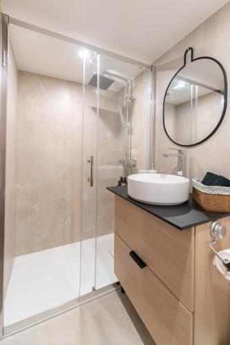 Downtown duplex, Clim, 15 min walk to the sea