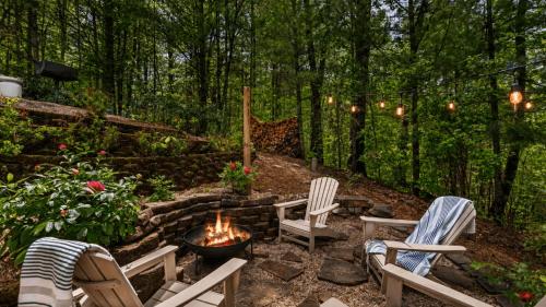 Rocking Chair Ridge by AvantStay photo 63