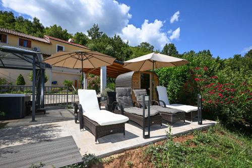 Villa Yari-Dog Friendly, Private Jaccuzzi&Sauna,Shared Infinity Pool, Sea View