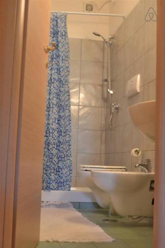 Bilik mandi di Le Terrazze sui Monti
