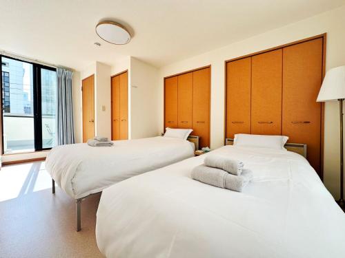 OMOYI-HOUSE Spacious 4BR Sleeps 8 in Shinjuku-Yoyogi Private 4 Floors with Big Balcony Near Gyoen Takashimaya Isetan