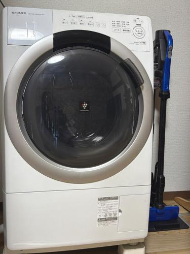 Yuraku USJ 5 minutes Nishikujo Station 5 minutes on foot Entire house for exclusive use Two toilets Maximum 7 people Direct access to Umeda, Osaka in 4 minutes Direct access to Kansai Airport