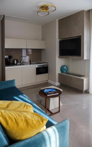 L-Suites