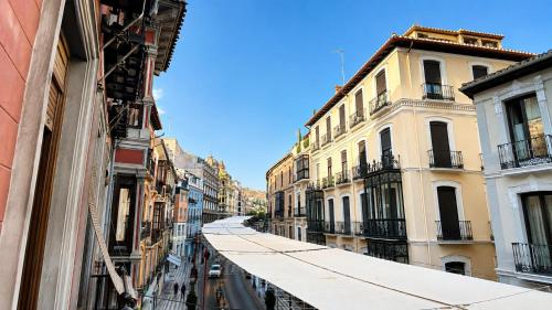 Estudio con balcones en el corazón de Granada