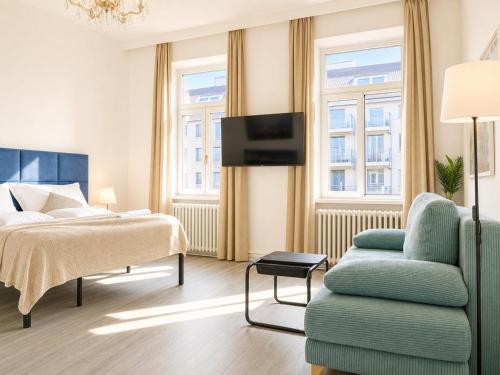Stylish 2BR Apartment 11 Min to Meidling Station for long stay