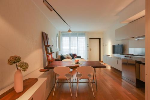 Isola Design Townhouse on 3 levels & terrace & garage