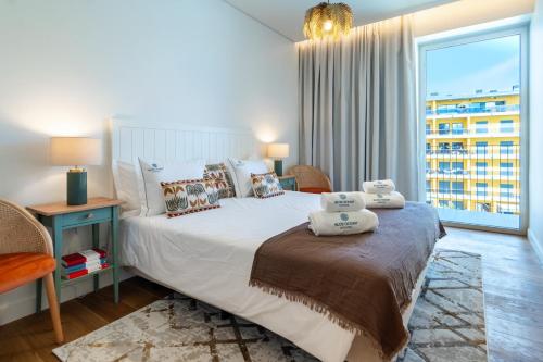 Horizon 304 1BR beachfront, pool