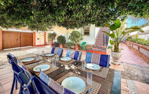 Gorgeous Home In Benalmadena With Wifi