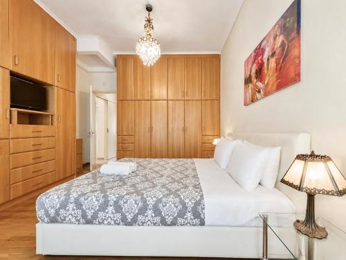 The Athens Manor - 2BR Home in Ilioupoli by ΜΡS
