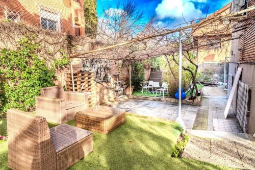 Room Paseo del Prado with garden near IFEMA