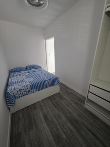Private and Central Apartment with Available Parking