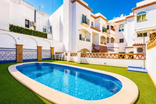Apartamento Pescia con piscina en centro de Nerja