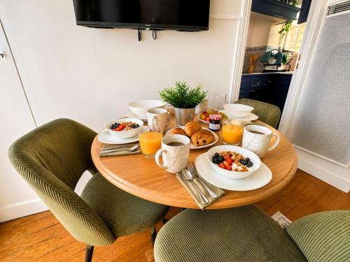 Elegant Paris Loft in the Heart of Le Marais 20 min walk to Louvre and Notre Dame