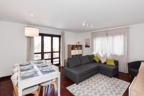 Beautiful Porto Gaia - Views, Metro & Free Parking