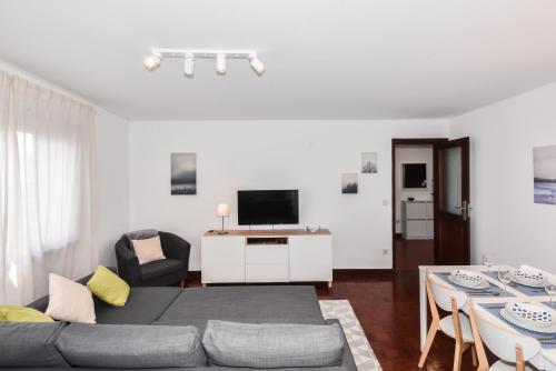 Beautiful Porto Gaia - Views, Metro & Free Parking