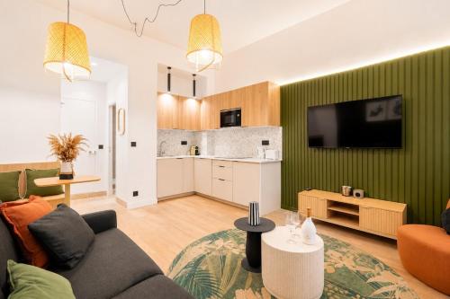 Bright & Chic Studio I Walk to Eiffel Tower I Central Location Close to Metro