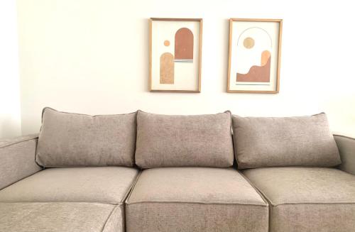 Yellow Five Apartment