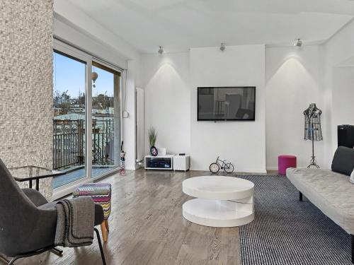 SilverShine Apartment - Hot Tub & Balcony - Donji grad, Zagreb
